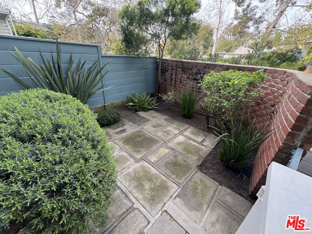 5259 1/2 Village Green, Los Angeles, California 90016