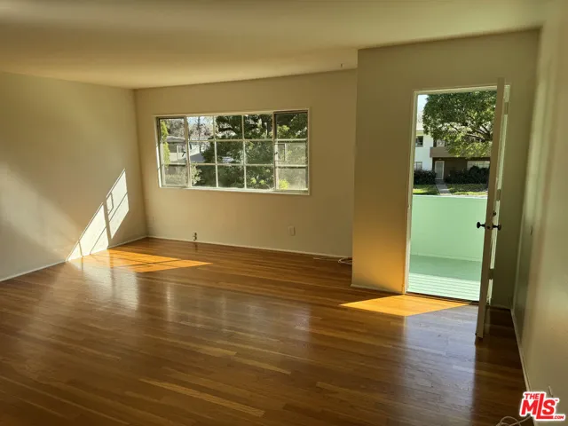 5259 1/2 Village Green, Los Angeles, California 90016