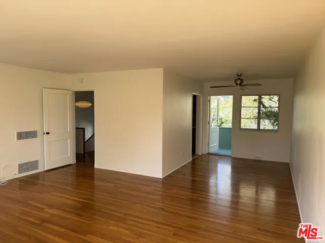 5259 1/2 Village Green, Los Angeles, California 90016