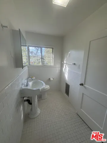 5259 1/2 Village Green, Los Angeles, California 90016