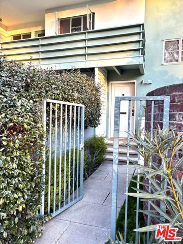 5259 1/2 Village Green, Los Angeles, California 90016