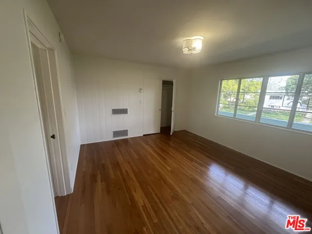 5259 1/2 Village Green, Los Angeles, California 90016