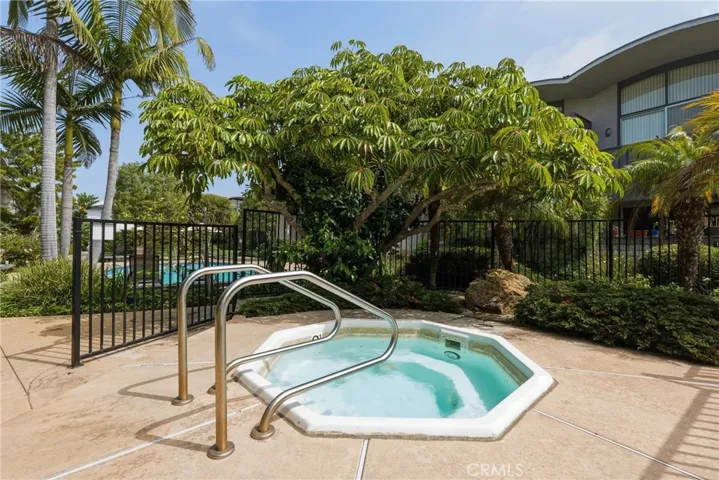 13231 Fiji Way H, Marina Del Rey, California 90292