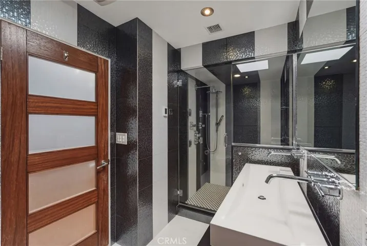 13231 Fiji Way H, Marina Del Rey, California 90292
