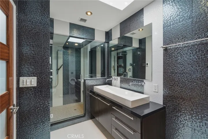 13231 Fiji Way H, Marina Del Rey, California 90292