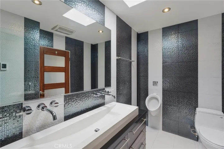 13231 Fiji Way H, Marina Del Rey, California 90292
