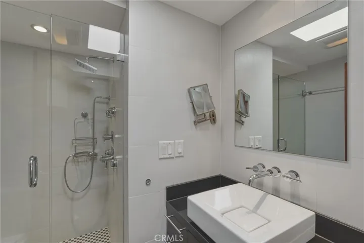 13231 Fiji Way H, Marina Del Rey, California 90292