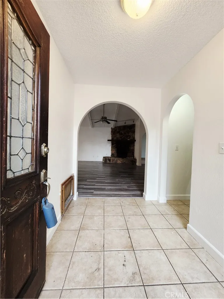 12850 Bermuda Dunes Drive, Victorville, California 92395 home-pic-6