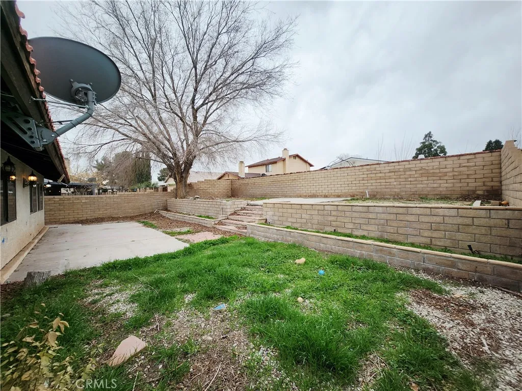 12850 Bermuda Dunes Drive, Victorville, California 92395 home-pic-33