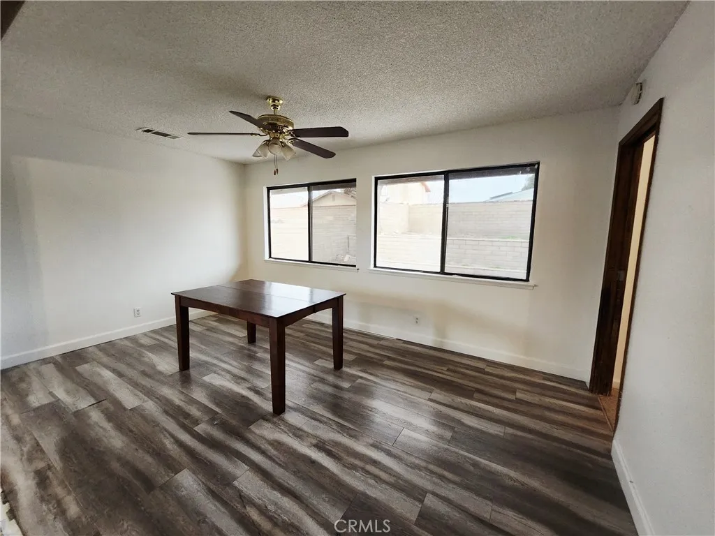 12850 Bermuda Dunes Drive, Victorville, California 92395 home-pic-18