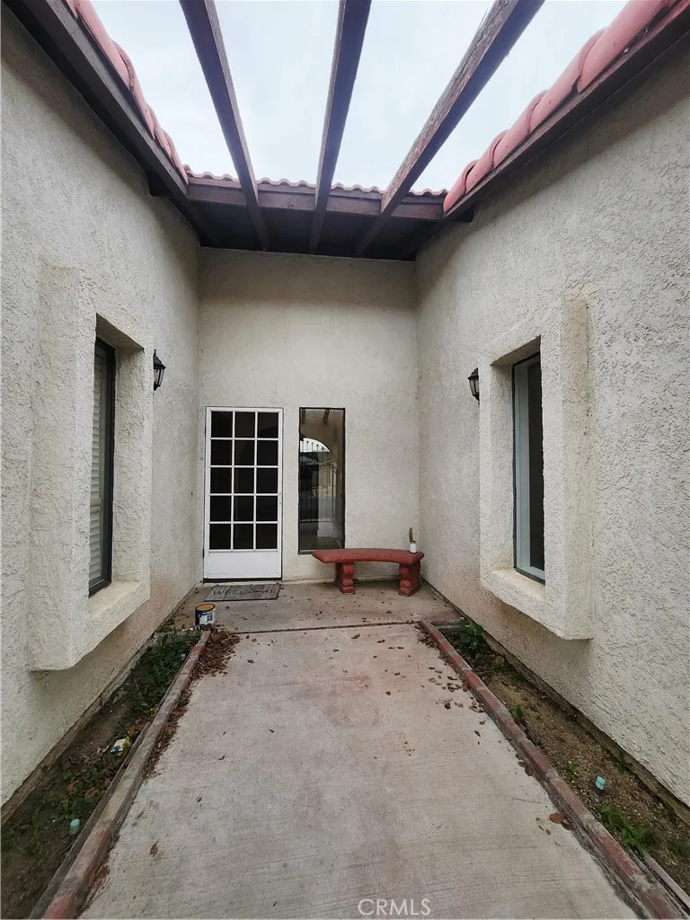 12850 Bermuda Dunes Drive, Victorville, California 92395 home-pic-5