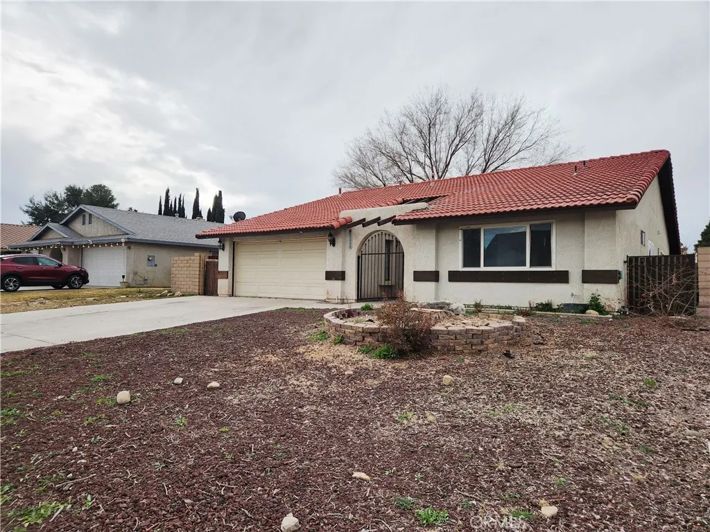 12850 Bermuda Dunes Drive, Victorville, California 92395 home-pic-3
