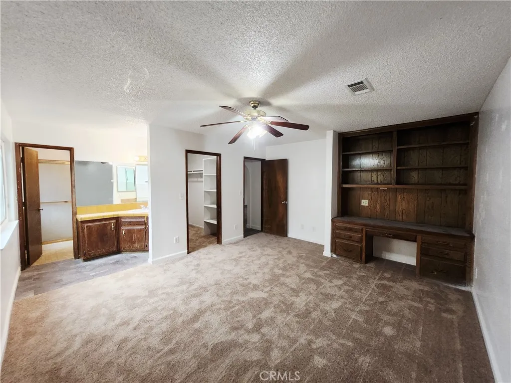 12850 Bermuda Dunes Drive, Victorville, California 92395 home-pic-21