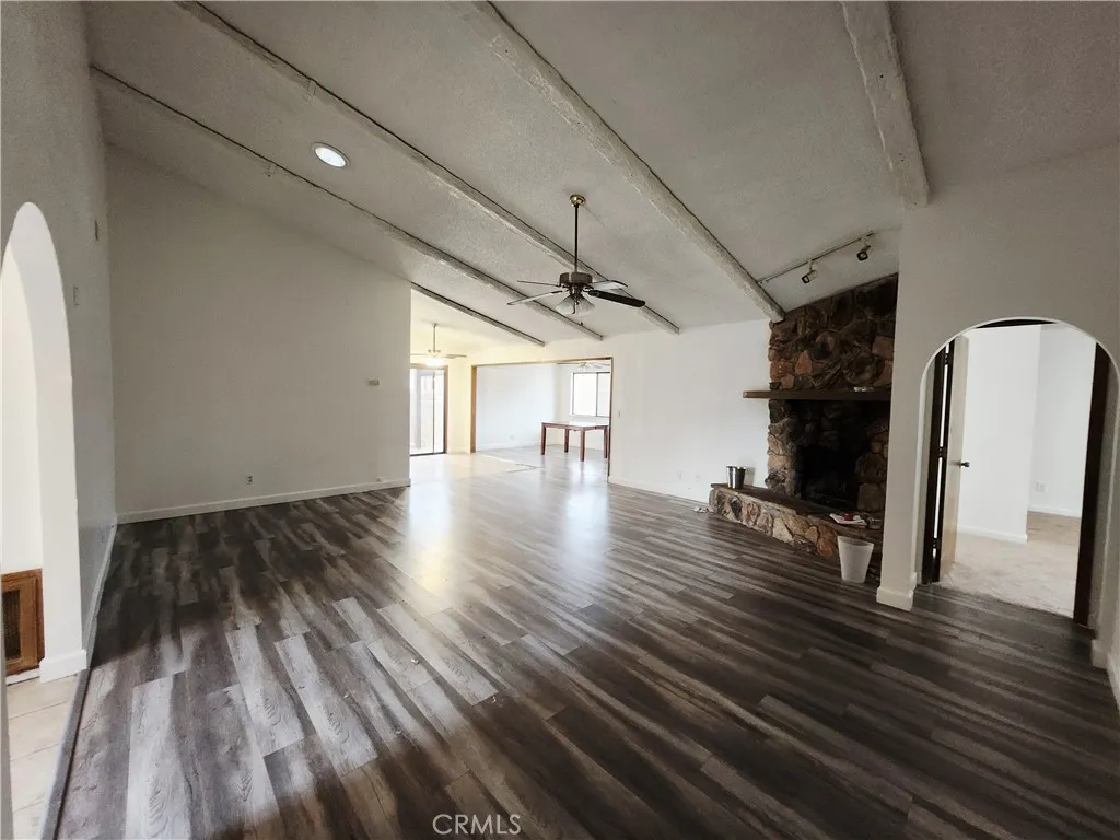 12850 Bermuda Dunes Drive, Victorville, California 92395 home-pic-8