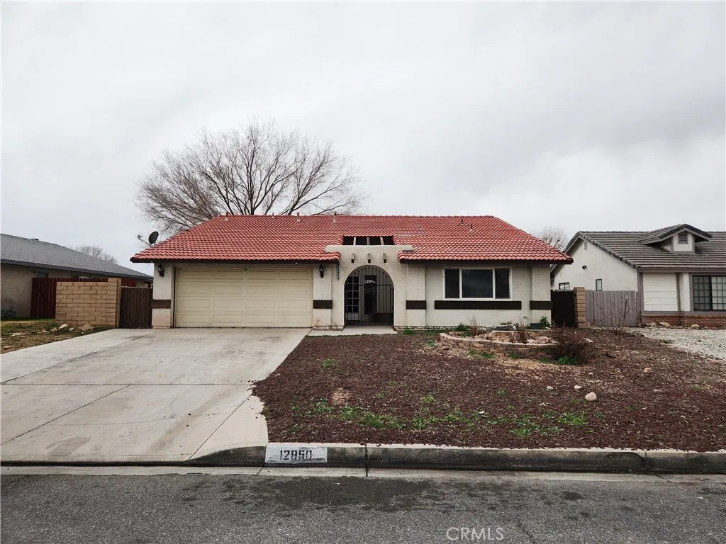 12850 Bermuda Dunes Drive, Victorville, California 92395 home-pic-1