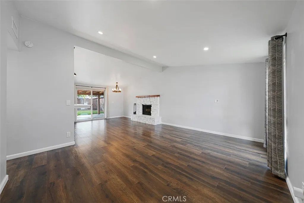 19324 Fairweather, Canyon Country, California 91351 home-pic-6