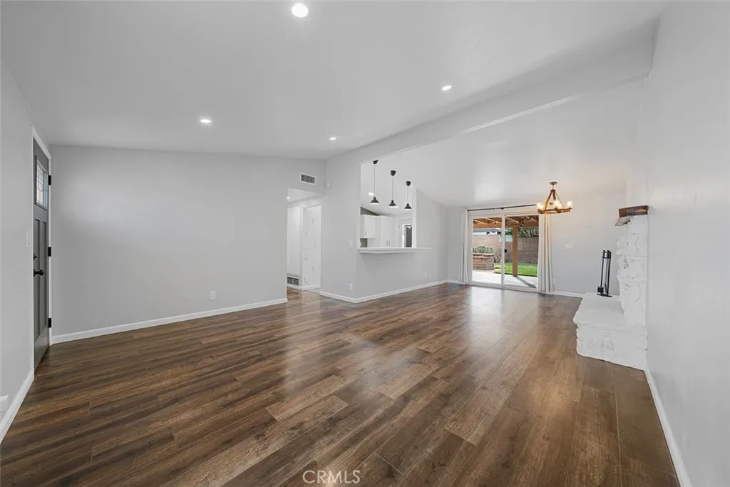 19324 Fairweather, Canyon Country, California 91351 home-pic-8