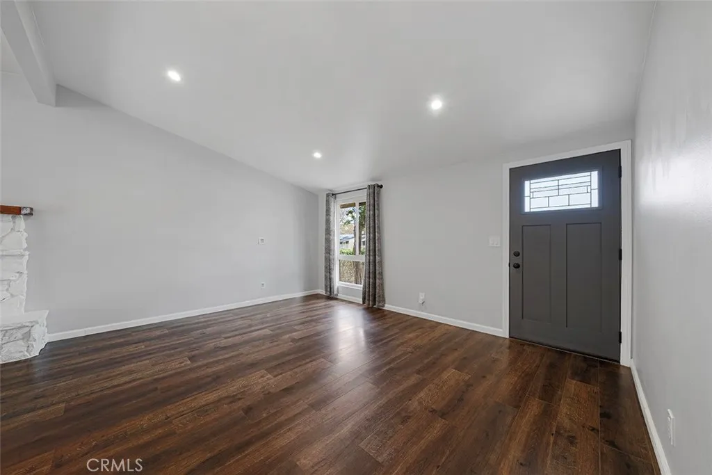 19324 Fairweather, Canyon Country, California 91351 home-pic-10