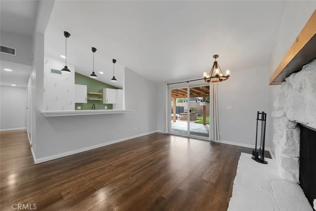19324 Fairweather, Canyon Country, California 91351 home-pic-14