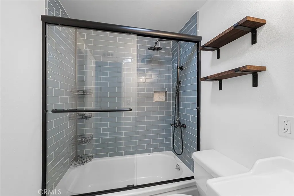 19324 Fairweather, Canyon Country, California 91351 home-pic-28