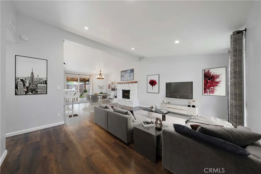 19324 Fairweather, Canyon Country, California 91351 home-pic-7