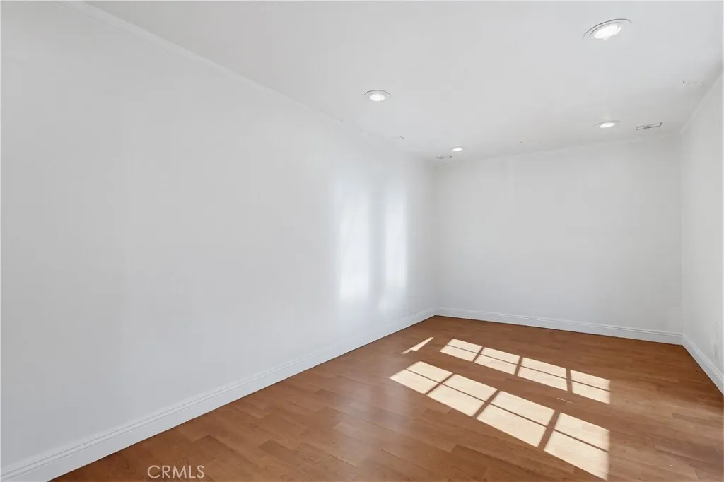 417 S Glenwood Pl., Burbank, California 91506 home-pic-39