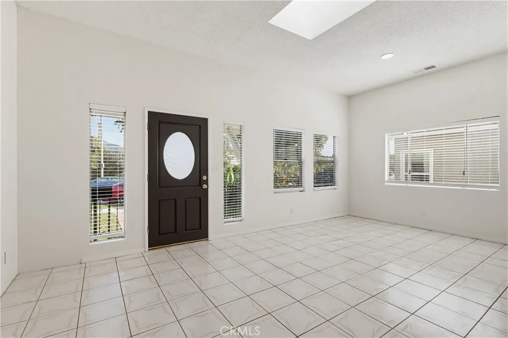 417 S Glenwood Pl., Burbank, California 91506 home-pic-4