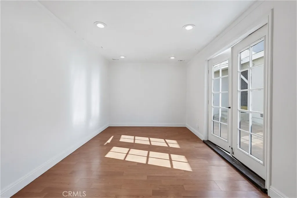 417 S Glenwood Pl., Burbank, California 91506 home-pic-40