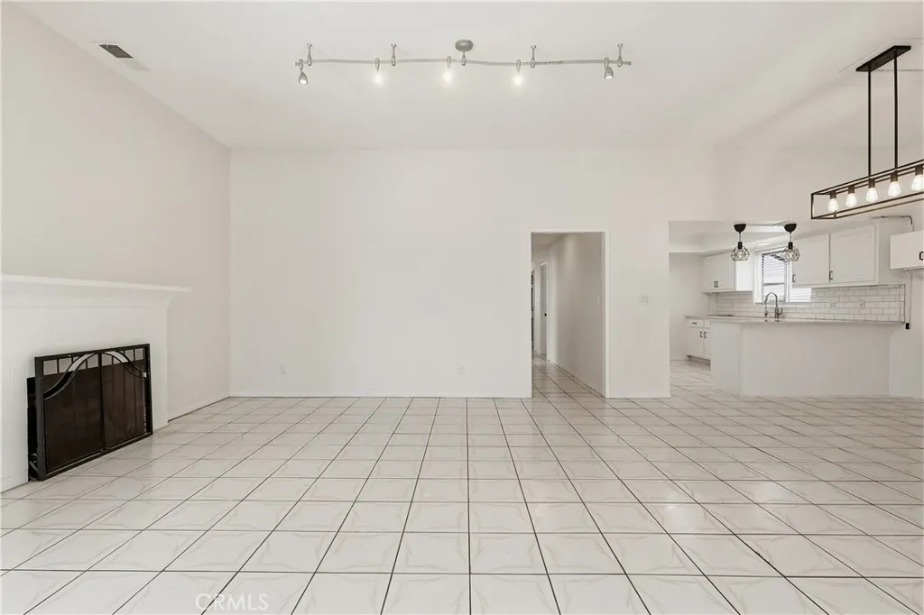 417 S Glenwood Pl., Burbank, California 91506 home-pic-9