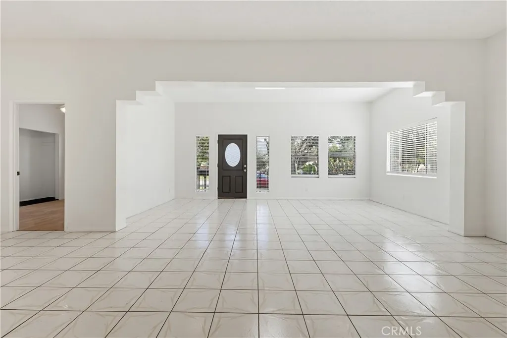 417 S Glenwood Pl., Burbank, California 91506 home-pic-3