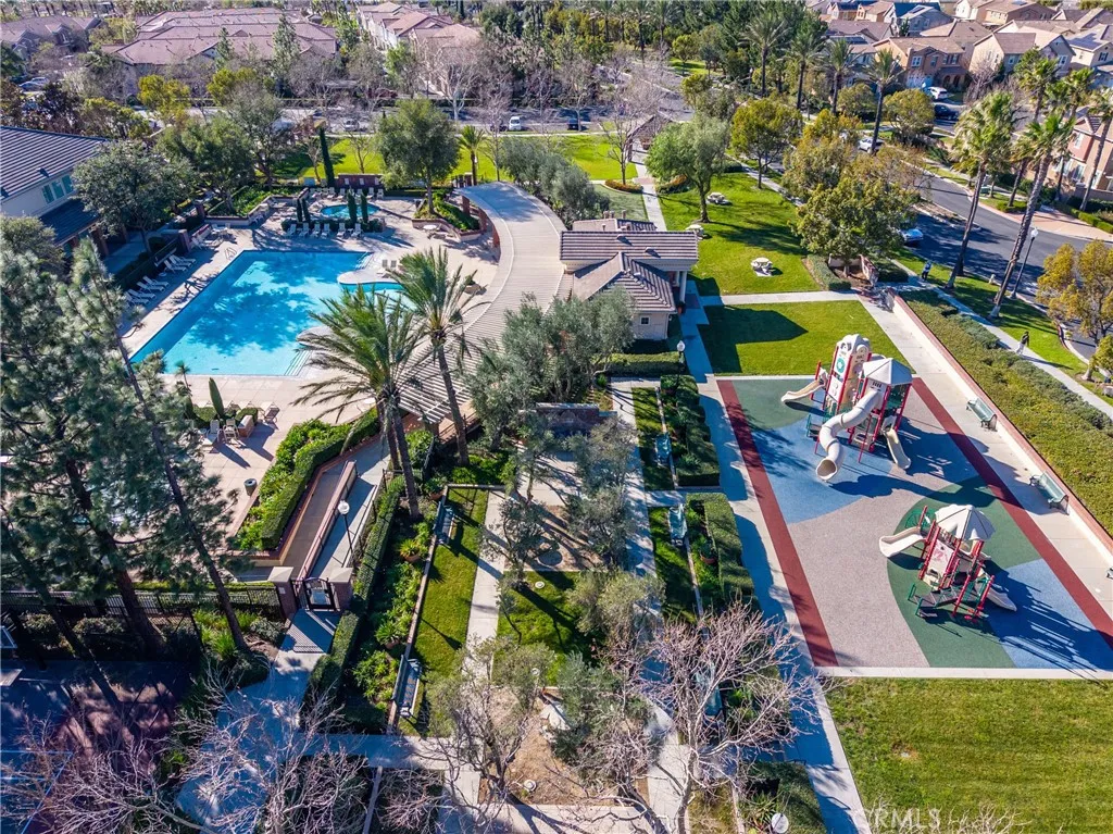 15860 Nuaimi, Fontana, California 92336 home-pic-36
