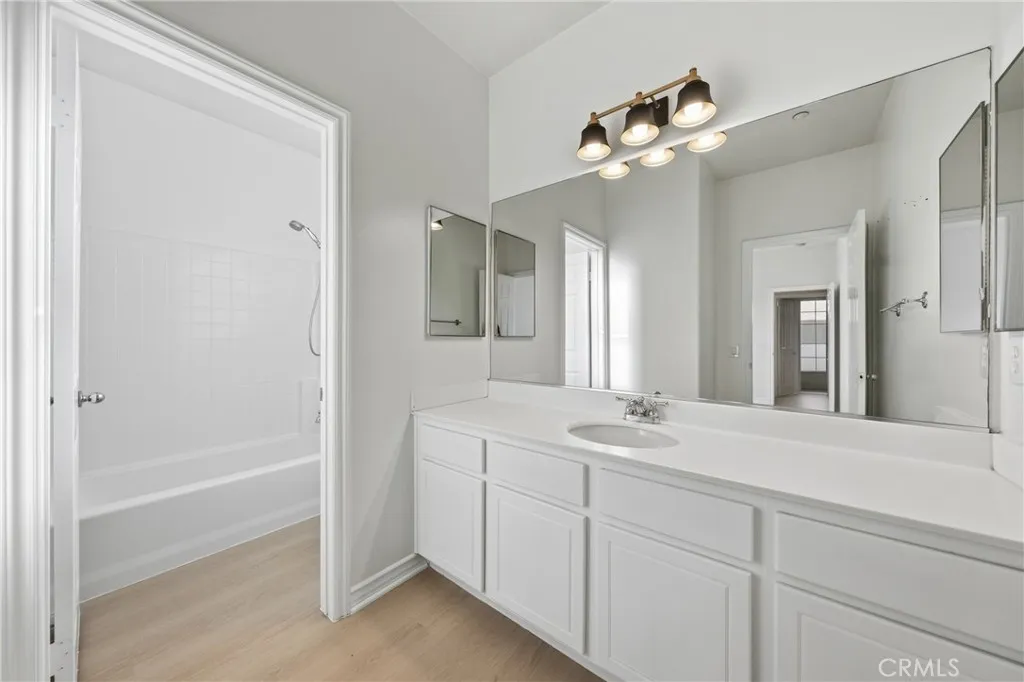 15860 Nuaimi, Fontana, California 92336 home-pic-30