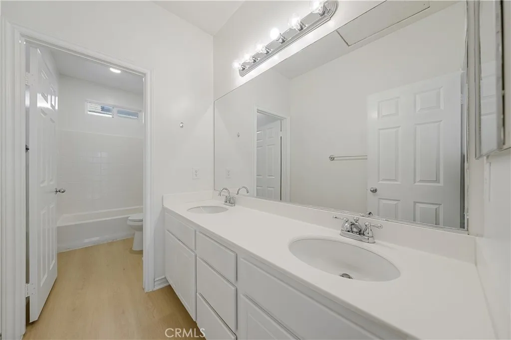 15860 Nuaimi, Fontana, California 92336 home-pic-28