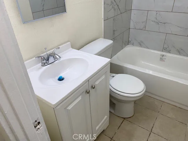 Unit interior - bathroom