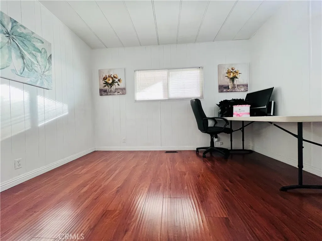 2nd bedroom - view 2