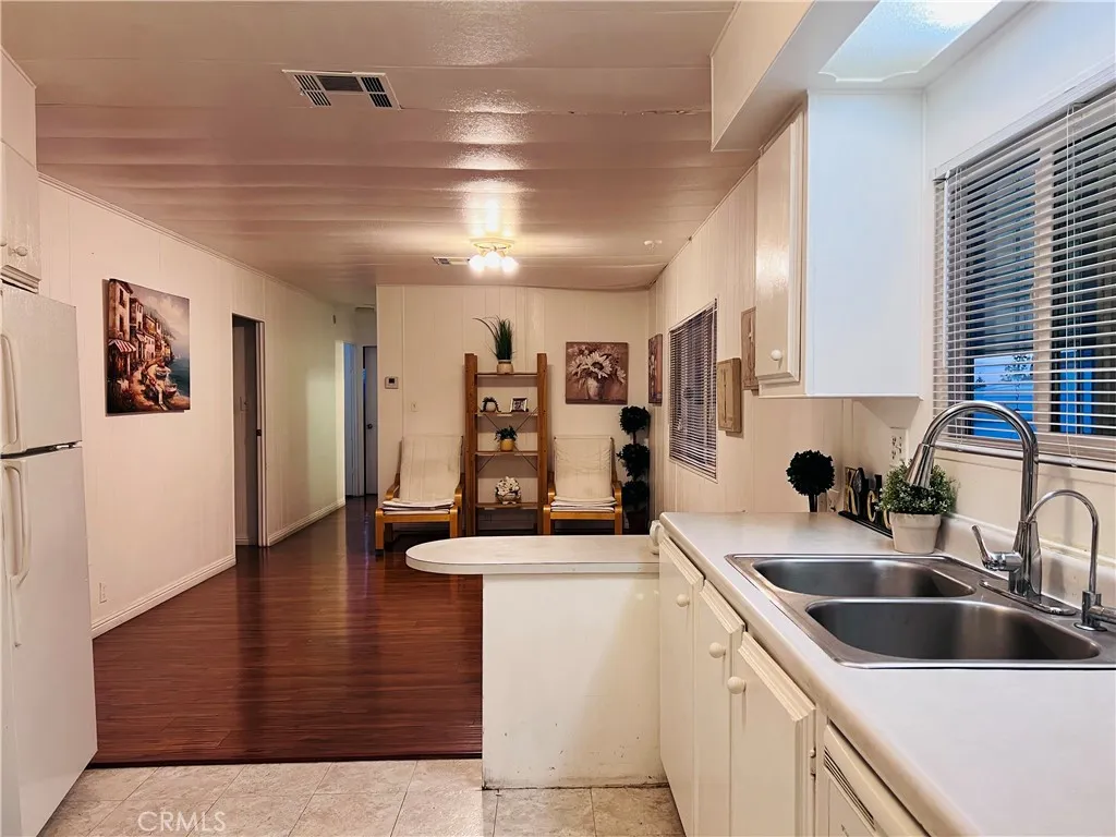 Kitchen - view 3