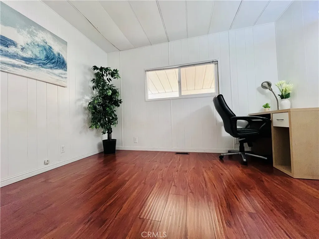 2nd bedroom - view 1