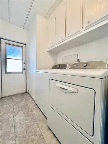Laundry room - view 4