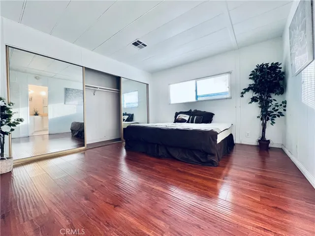 Master bedroom - view 1