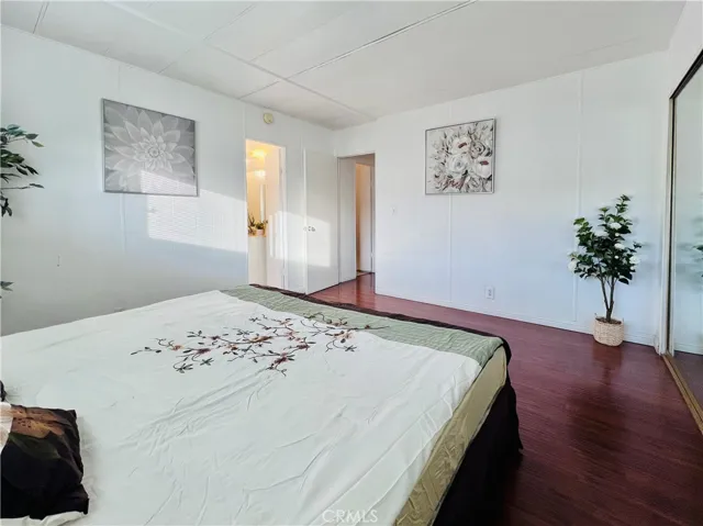 Master bedroom - view 3