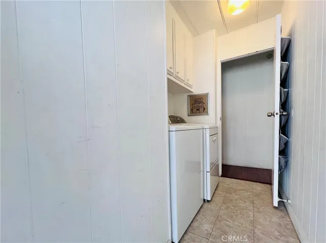 Laundry room - view 1