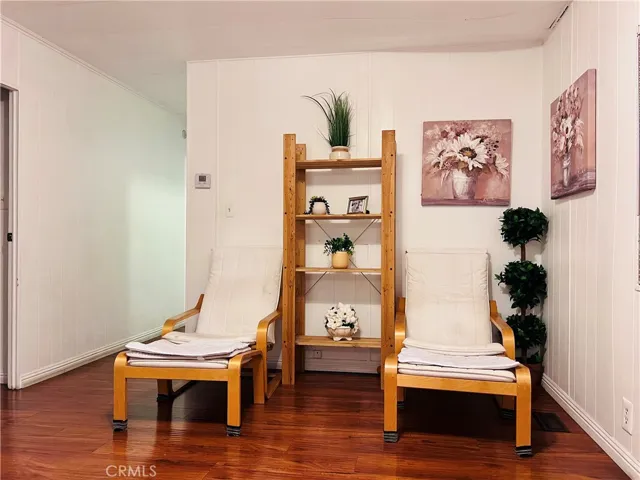 Family room - view 5