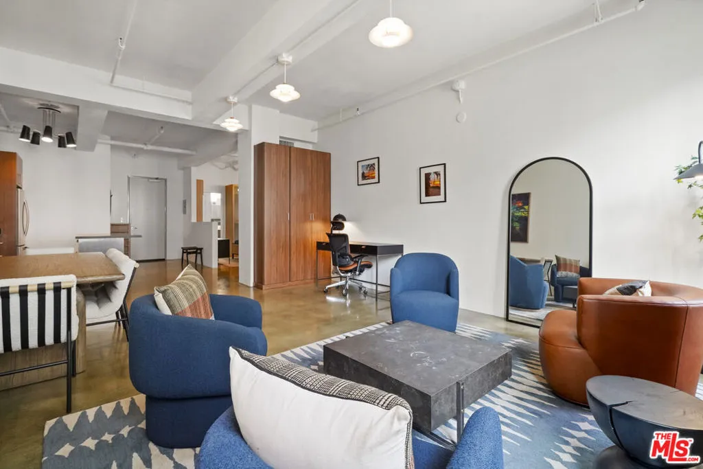 849 S Broadway 403, Los Angeles, California 90014 home-pic-1