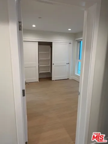 5191 5193 Lindley Avenue, Tarzana, California 91356
