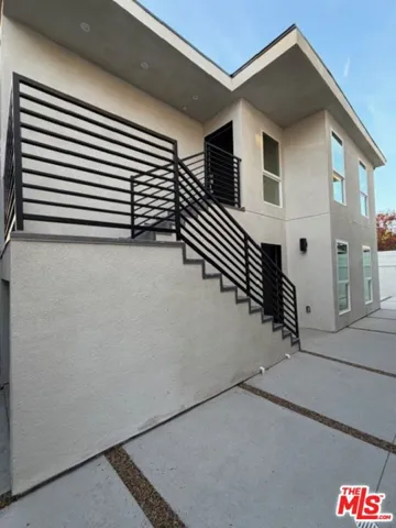 5191 5193 Lindley Avenue, Tarzana, California 91356