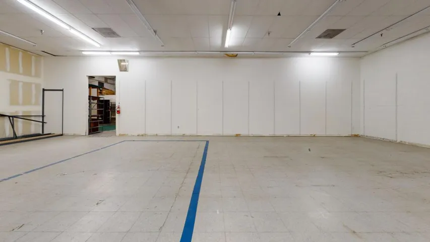 57220-29-Palms-Hwy-Photo-12