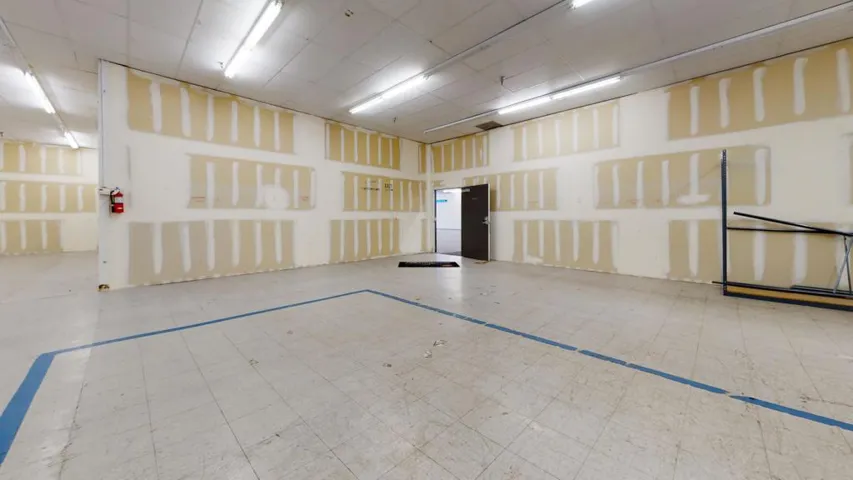 57220-29-Palms-Hwy-Photo-13