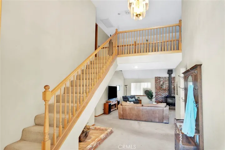 11062 Hollister Road, Oak Hills, California 92344
