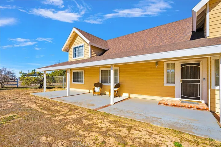 11062 Hollister Road, Oak Hills, California 92344
