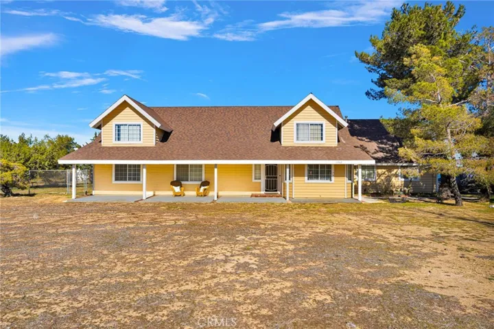 11062 Hollister Road, Oak Hills, California 92344